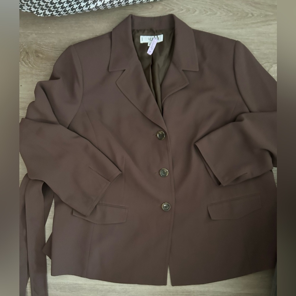 Le Suit Brown Three-Button Women's Blazer